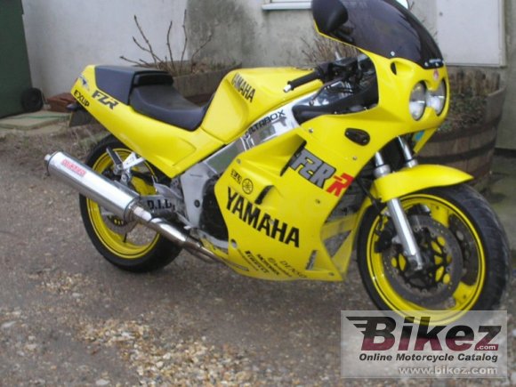 1989 Yamaha FZR 1000 photo